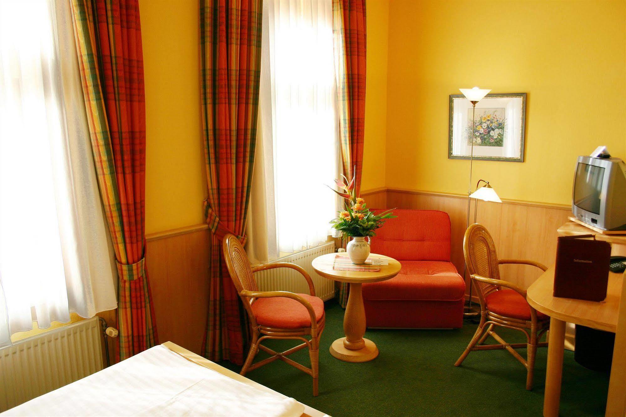 Hotel Duenenschloss Mit Private Spa Цинновіц Екстер'єр фото